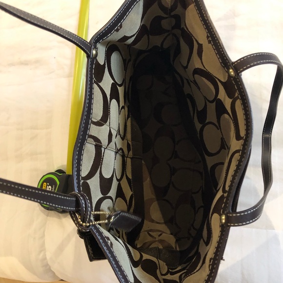 Coach Tote Bag - Picture 4 of 7